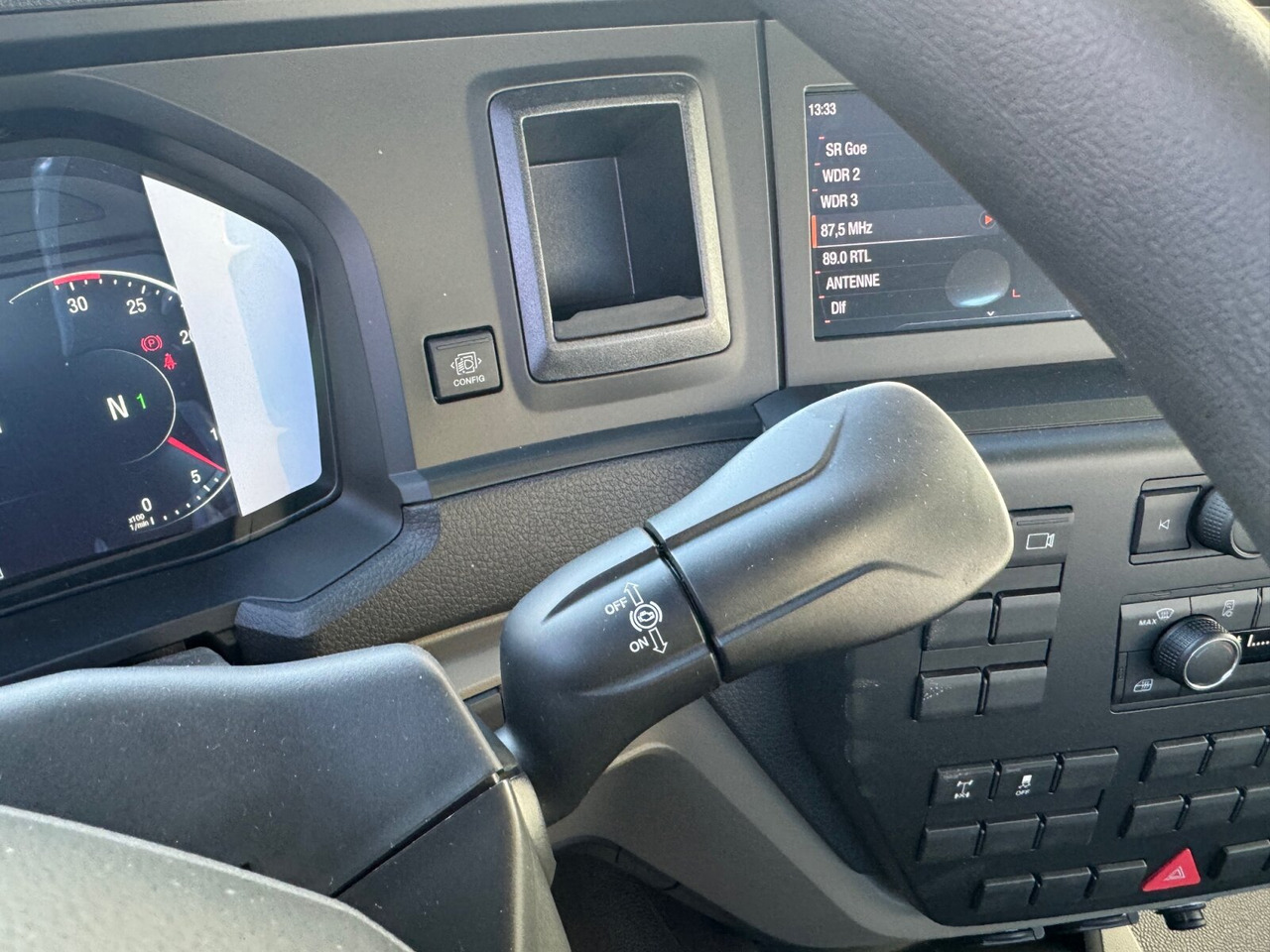 MAN TGL 8.190 4x2 BB CH TGL 8.190 4x2 BB CH, Nebenantrieb, 2x VORHANDEN - Шаси кабина: снимка 5 MAN TGL 8.190 4x2 BB CH TGL 8.190 4x2 BB CH, Nebenantrieb, 2x VORHANDEN - Шаси кабина: снимка 5