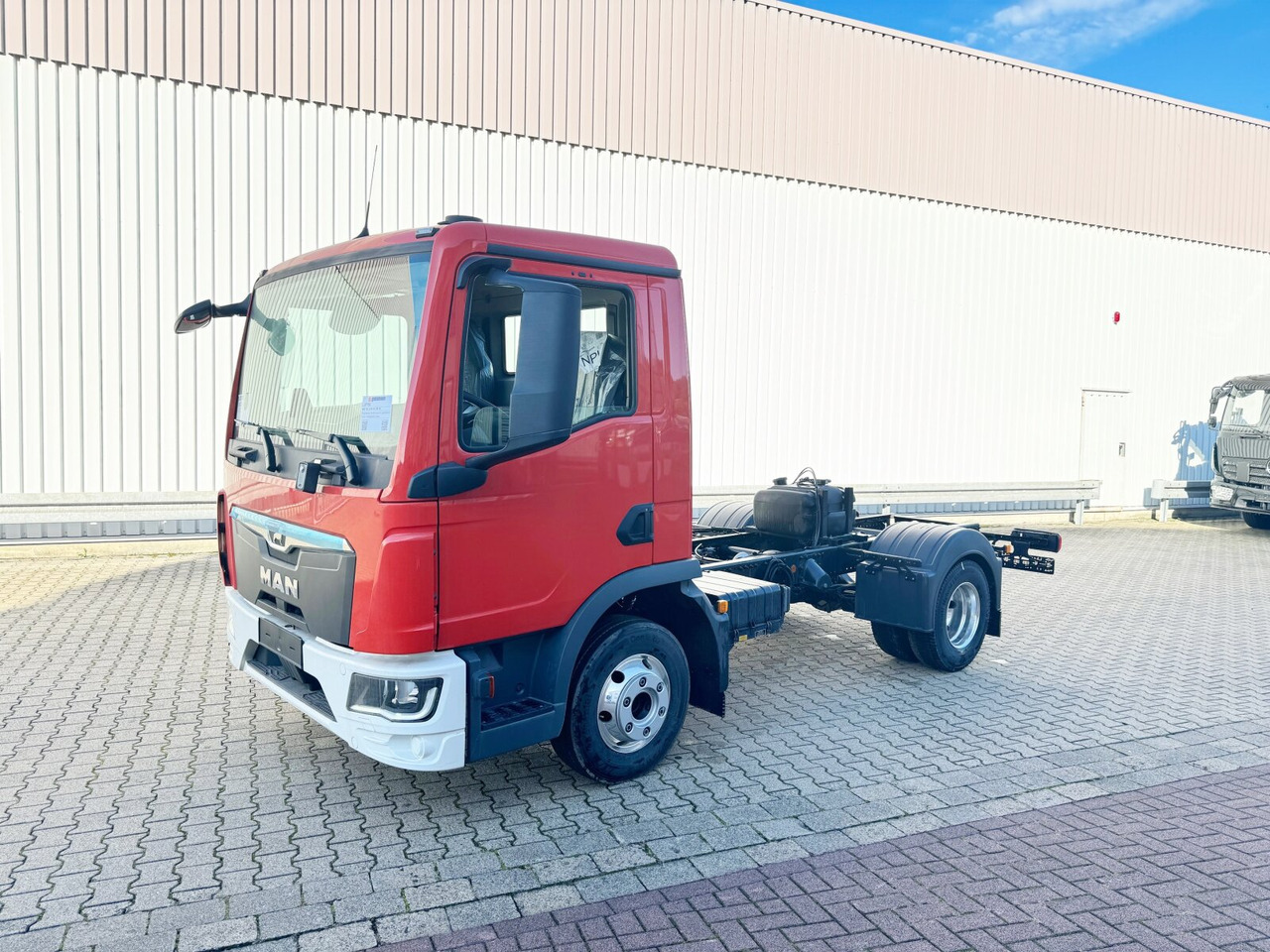 MAN TGL 8.190 4x2 BB CH TGL 8.190 4x2 BB CH, Nebenantrieb - Шаси кабина: снимка 1 MAN TGL 8.190 4x2 BB CH TGL 8.190 4x2 BB CH, Nebenantrieb - Шаси кабина: снимка 1