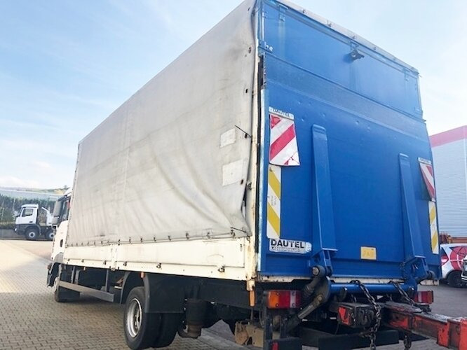 MAN TGL 8.210 BL 4x2 TGL 8.210 BL 4x2 mit LBW, Motorschaden! - Камион с брезент: снимка 3 MAN TGL 8.210 BL 4x2 TGL 8.210 BL 4x2 mit LBW, Motorschaden! - Камион с брезент: снимка 3