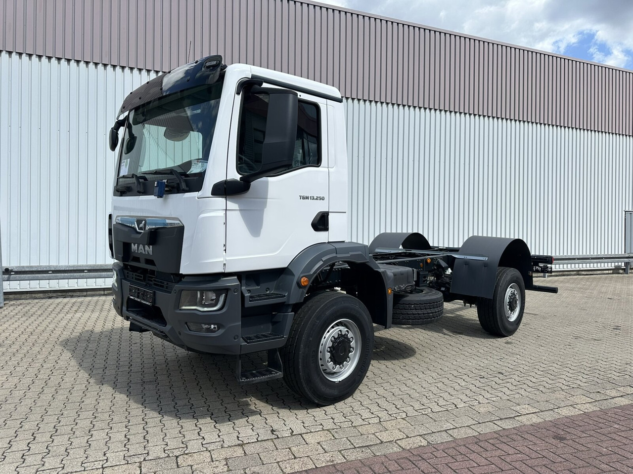 MAN TGM 13.250 4x4 BB CH TGM 13.250 4x4 BB CH, Only Export - Шаси кабина: снимка 1 MAN TGM 13.250 4x4 BB CH TGM 13.250 4x4 BB CH, Only Export - Шаси кабина: снимка 1
