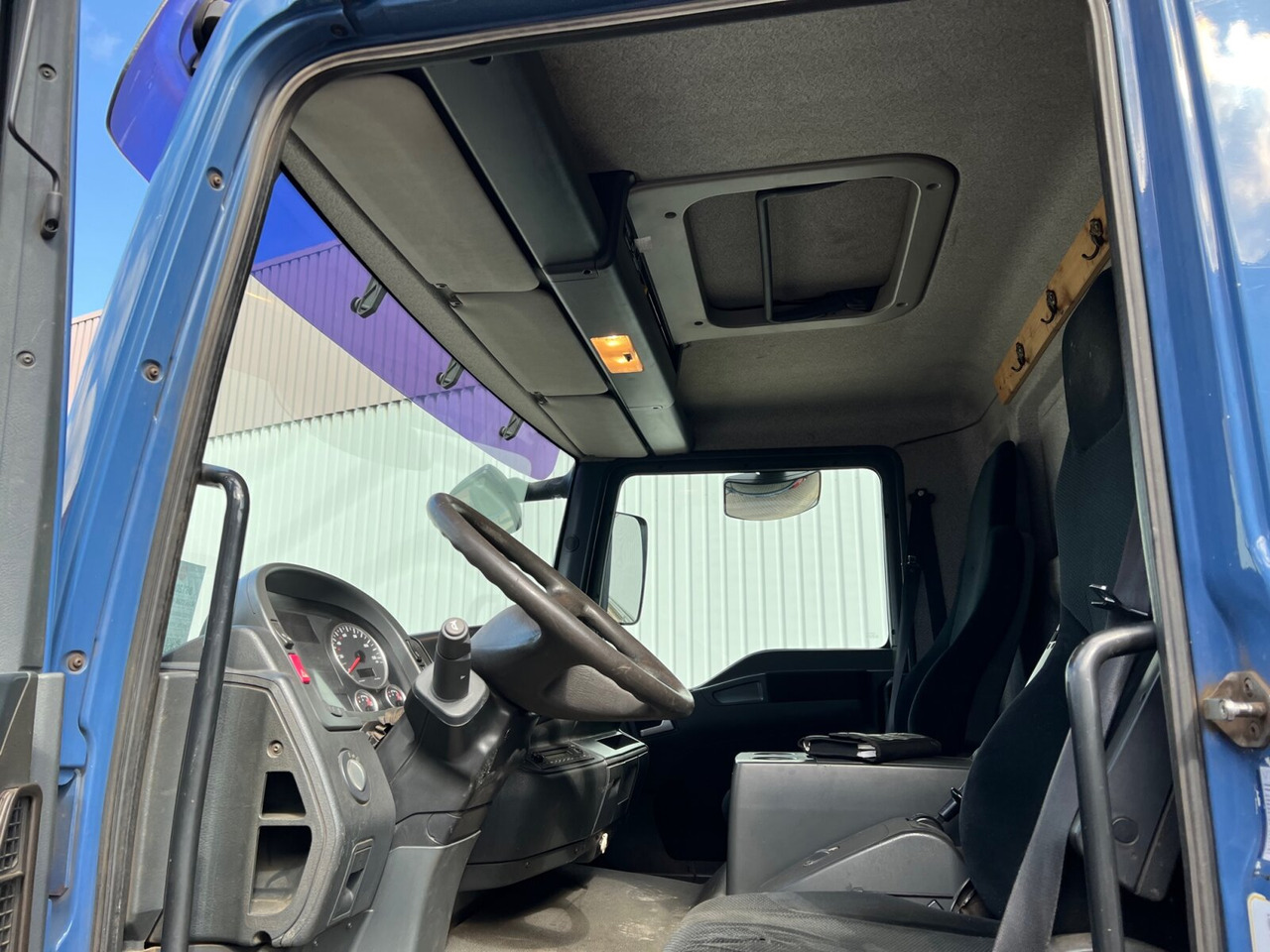 MAN TGM 15.250/340 4X2 BL TGM 15.250/340 4X2 BL mit Kran Palfinger PK 11001 - Камион с кран, Бордови камион: снимка 4 MAN TGM 15.250/340 4X2 BL TGM 15.250/340 4X2 BL mit Kran Palfinger PK 11001 - Камион с кран, Бордови камион: снимка 4