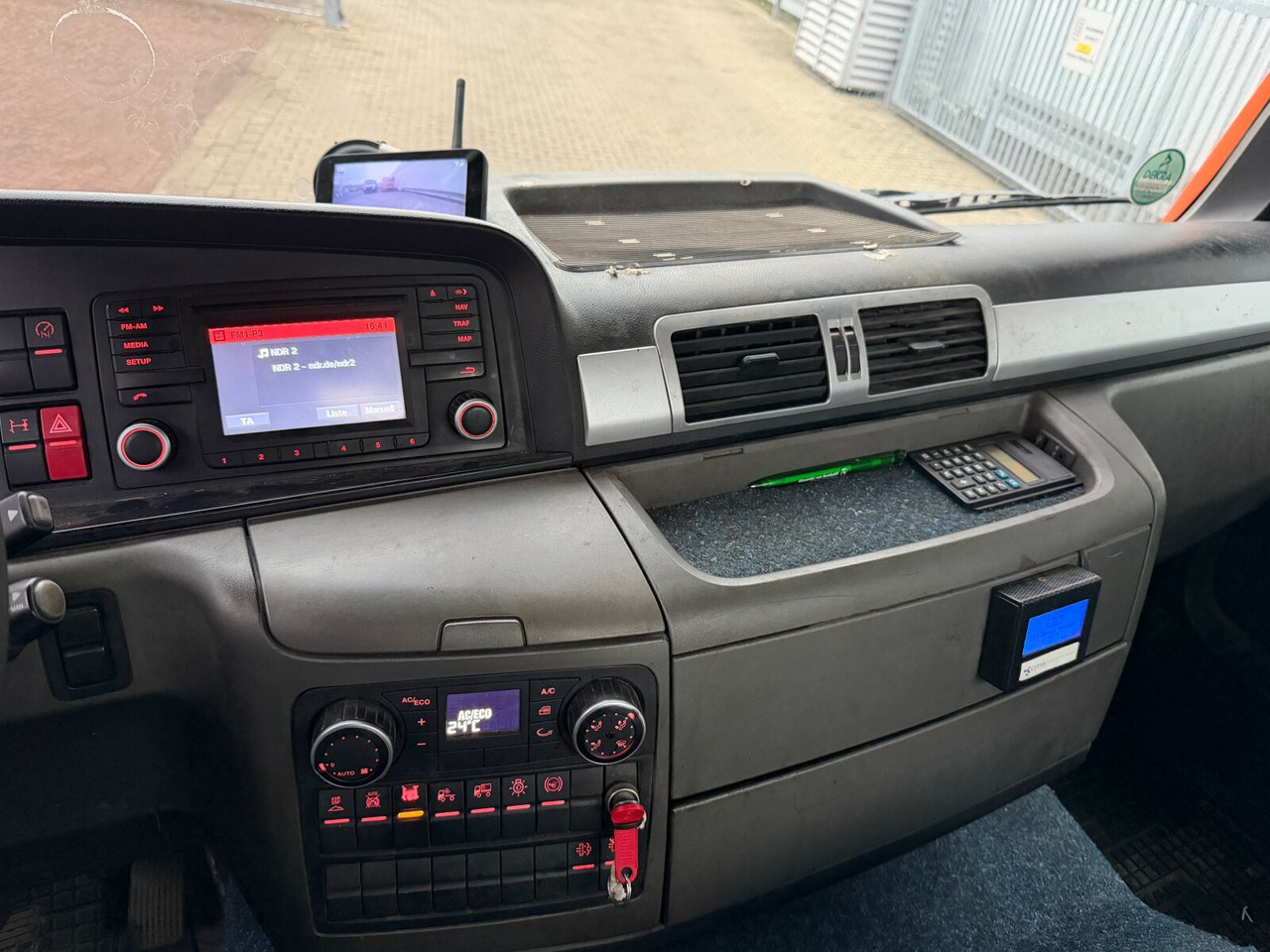 MAN TGM 18.290 4x2 BB TGM 18.290 4x2 BB, Tele-Absetzer - Мултилифт за контейнери камион: снимка 4 MAN TGM 18.290 4x2 BB TGM 18.290 4x2 BB, Tele-Absetzer - Мултилифт за контейнери камион: снимка 4