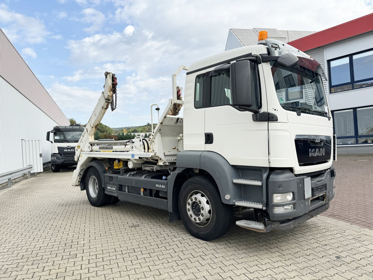 MAN TGS 18.320 4x2 BB TGS 18.320 4x2 BB, Tele-Absetzer - Мултилифт за контейнери камион: снимка 2 MAN TGS 18.320 4x2 BB TGS 18.320 4x2 BB, Tele-Absetzer - Мултилифт за контейнери камион: снимка 2