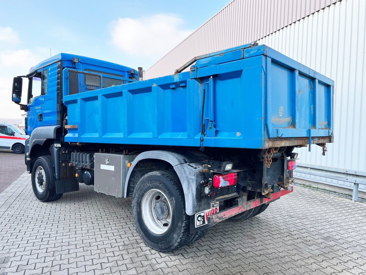 MAN TGS 18.360 4X4 BL TGS 18.360 4X4 BL, Hinterkipper, hydr. Heckklappe, Winterdienstausstattung - Самосвал камион: снимка 2 MAN TGS 18.360 4X4 BL TGS 18.360 4X4 BL, Hinterkipper, hydr. Heckklappe, Winterdienstausstattung - Самосвал камион: снимка 2