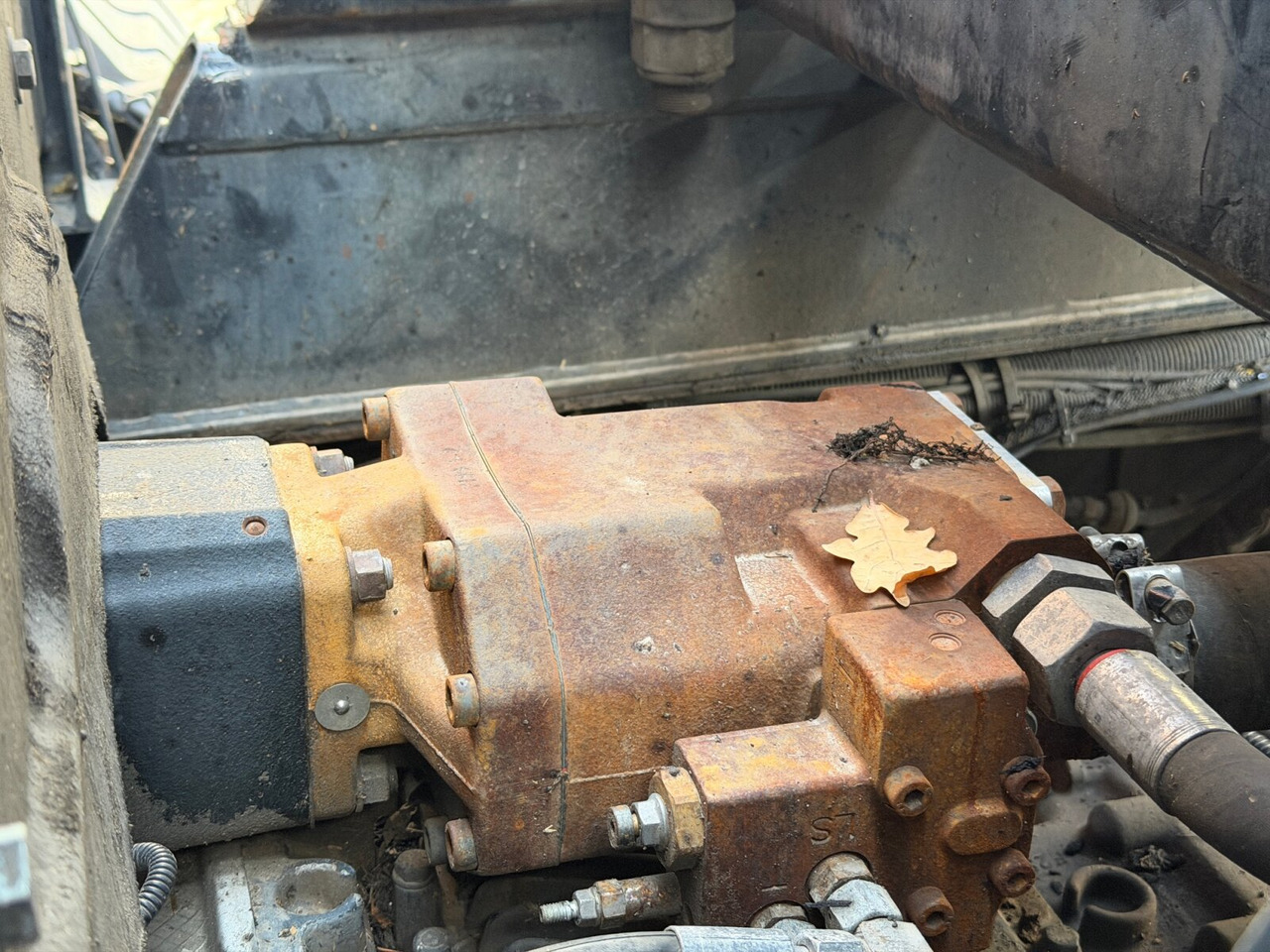 MAN TGS 26.400 6x2-4 BL TGS 26.400 6x2-4 BL, Motorabtrieb, Lenk-/Liftachse, Kran Epsilon Q180ZR95TR - Мултилифт с кука камион, Камион с кран: снимка 4 MAN TGS 26.400 6x2-4 BL TGS 26.400 6x2-4 BL, Motorabtrieb, Lenk-/Liftachse, Kran Epsilon Q180ZR95TR - Мултилифт с кука камион, Камион с кран: снимка 4