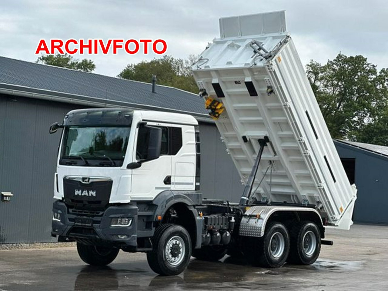 MAN TGS 26.470 6x6 BB TGS 26.470 6x6 BB, Hohe Bauart, Navi, Motorabtrieb, Bordmatik - Самосвал камион: снимка 1 MAN TGS 26.470 6x6 BB TGS 26.470 6x6 BB, Hohe Bauart, Navi, Motorabtrieb, Bordmatik - Самосвал камион: снимка 1
