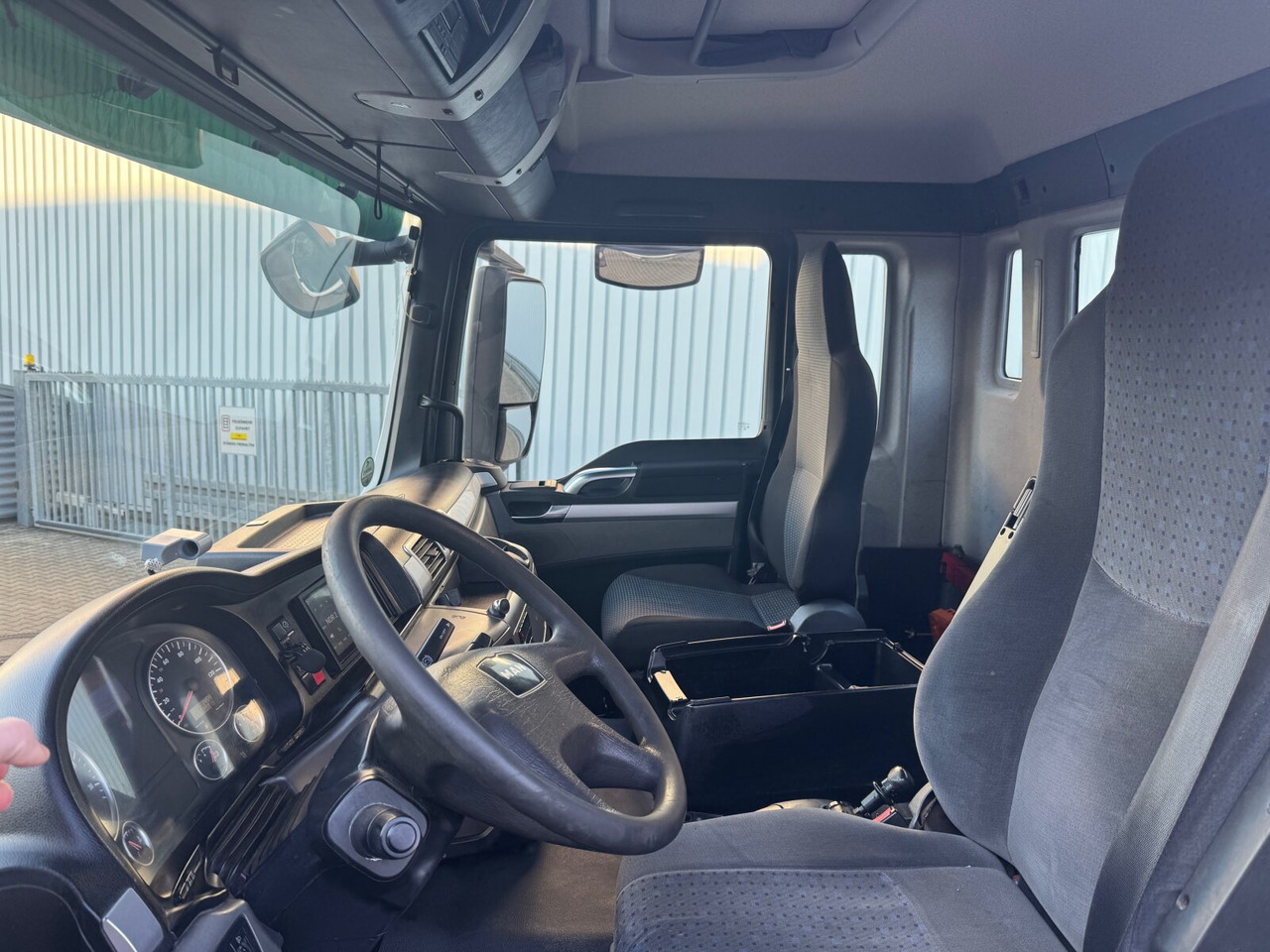 MAN TGS 26.480 6x2-4 BL TGS 26.480 6x2-4 BL, Lenk-Liftachse, VDL Abrollkipper bis 7m Container - Мултилифт с кука камион: снимка 2 MAN TGS 26.480 6x2-4 BL TGS 26.480 6x2-4 BL, Lenk-Liftachse, VDL Abrollkipper bis 7m Container - Мултилифт с кука камион: снимка 2