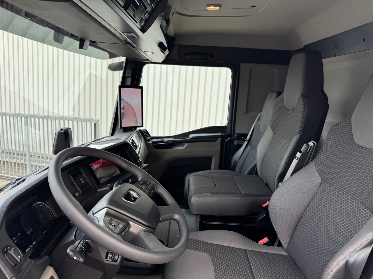 MAN TGS 26.520 6x6 BB TGS 26.520 6x6 BB, PriTarder, Navi, Optiview, Einzelbereifung - Шаси кабина: снимка 2 MAN TGS 26.520 6x6 BB TGS 26.520 6x6 BB, PriTarder, Navi, Optiview, Einzelbereifung - Шаси кабина: снимка 2