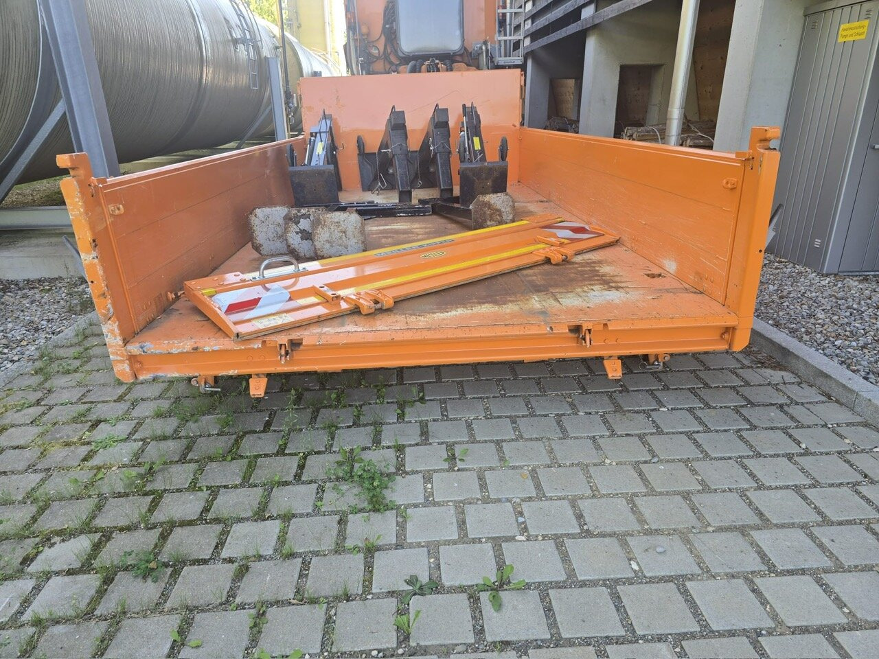 MAN TGS 28.400 6x4-4 BL TGS 28.400 6x4-4 BL, EEV, Lenk-/Liftachse, Wechselsystem Kipper/Salzsteuer - Самосвал камион: снимка 3 MAN TGS 28.400 6x4-4 BL TGS 28.400 6x4-4 BL, EEV, Lenk-/Liftachse, Wechselsystem Kipper/Salzsteuer - Самосвал камион: снимка 3