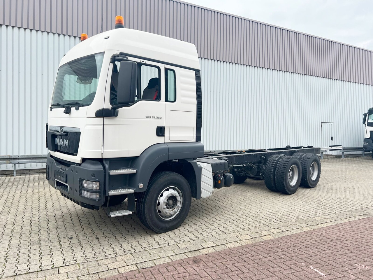 MAN TGS 33.360 6x4 BB TGS 33.360 6x4 BB, Häckslerkabine, NMV Nebenantrieb - Шаси кабина: снимка 1 MAN TGS 33.360 6x4 BB TGS 33.360 6x4 BB, Häckslerkabine, NMV Nebenantrieb - Шаси кабина: снимка 1