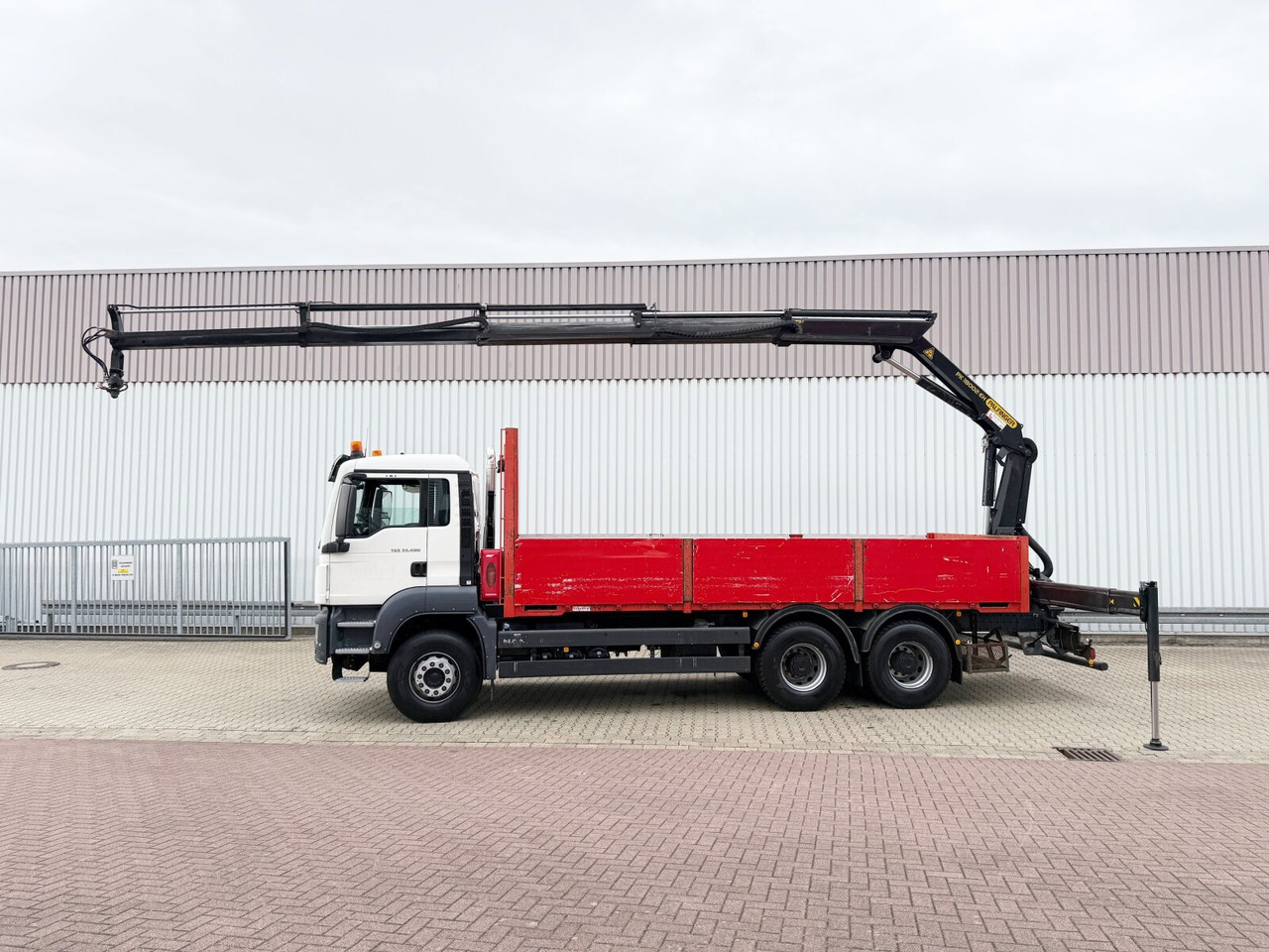 MAN TGS 33.400 6x4 BB TGS 33.400 6x4 BB, Navi, Heckkran PK18002-EH C, Funk - Камион с кран, Бордови камион: снимка 2 MAN TGS 33.400 6x4 BB TGS 33.400 6x4 BB, Navi, Heckkran PK18002-EH C, Funk - Камион с кран, Бордови камион: снимка 2