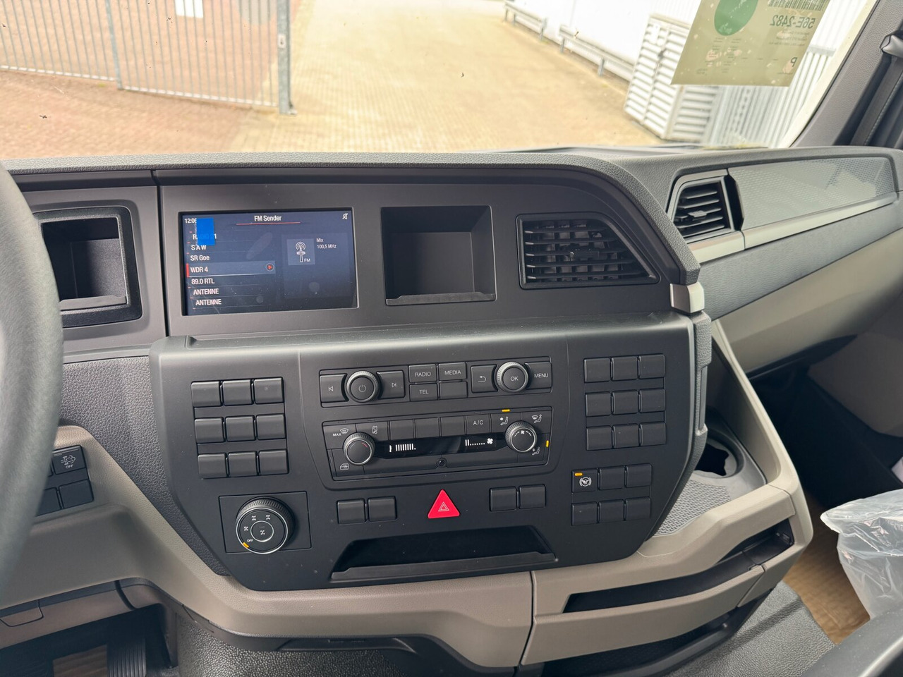 MAN TGS 33.480 6x6 BB CH TGS 33.480 6x6 BB CH, Hohe Bauart, Nebenantrieb - Шаси кабина: снимка 5 MAN TGS 33.480 6x6 BB CH TGS 33.480 6x6 BB CH, Hohe Bauart, Nebenantrieb - Шаси кабина: снимка 5