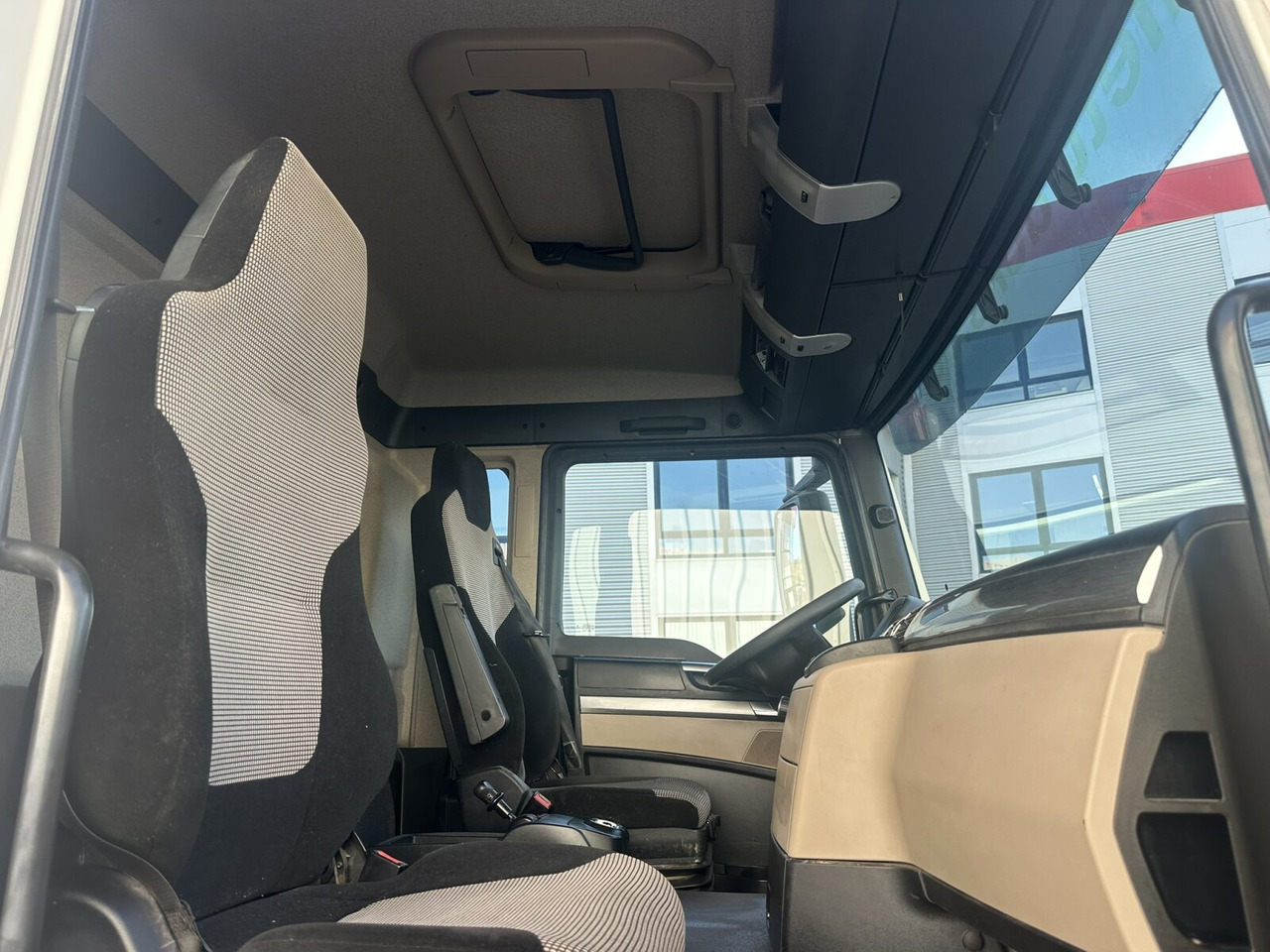 MAN TGS 35.460 8X4 BB TGS 35.460 8X4 BB, Meiller Bordmatik 13m³ - Самосвал камион: снимка 5 MAN TGS 35.460 8X4 BB TGS 35.460 8X4 BB, Meiller Bordmatik 13m³ - Самосвал камион: снимка 5