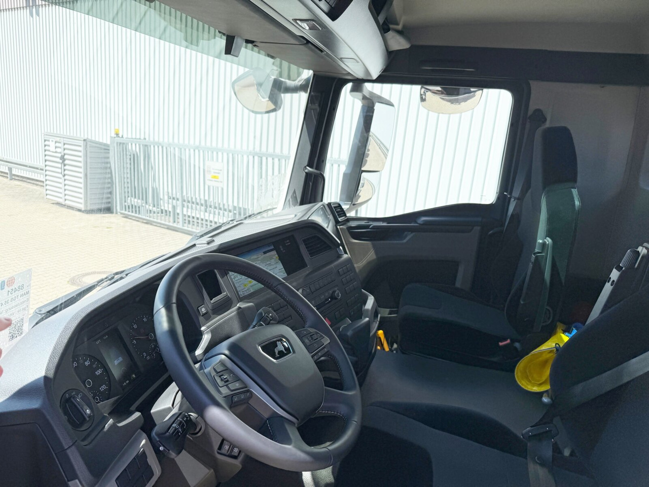 MAN TGS 35.470 8x4-4 BL TGS 35.470 8x4-4 BL, Lenk-/Liftachse, Navi, Motorabtrieb - Мултилифт с кука камион: снимка 2 MAN TGS 35.470 8x4-4 BL TGS 35.470 8x4-4 BL, Lenk-/Liftachse, Navi, Motorabtrieb - Мултилифт с кука камион: снимка 2