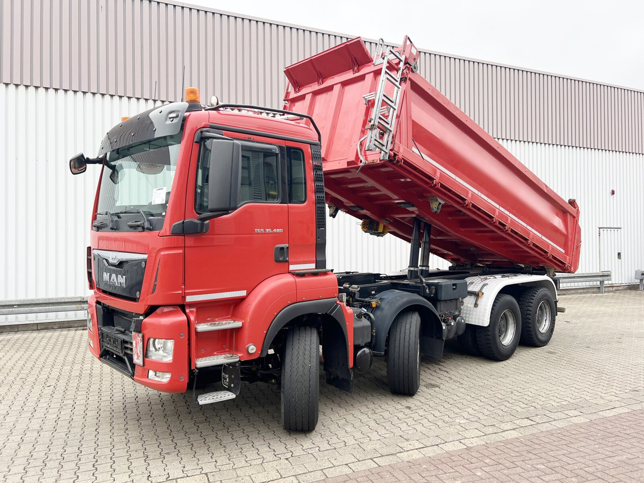MAN TGS 35.480 8X4 BB TGS 35.480 8X4 BB, Intarder, Navi - Самосвал камион: снимка 1 MAN TGS 35.480 8X4 BB TGS 35.480 8X4 BB, Intarder, Navi - Самосвал камион: снимка 1