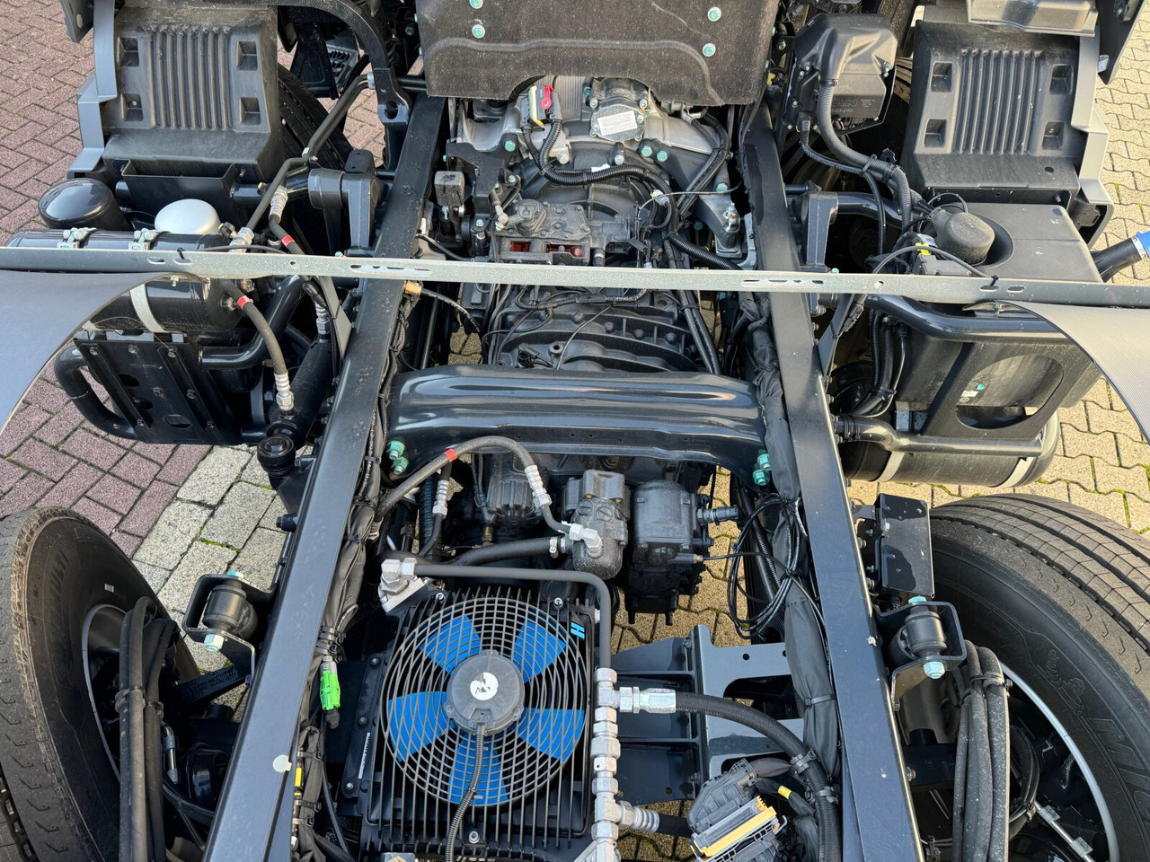 Нови Мултилифт с кука камион MAN TGS 35.480 8x6H BL CH TGS 35.480 8x6H BL CH, HydroDrive, Navi, Nebenantrieb: снимка 11 Нови Мултилифт с кука камион MAN TGS 35.480 8x6H BL CH TGS 35.480 8x6H BL CH, HydroDrive, Navi, Nebenantrieb: снимка 11