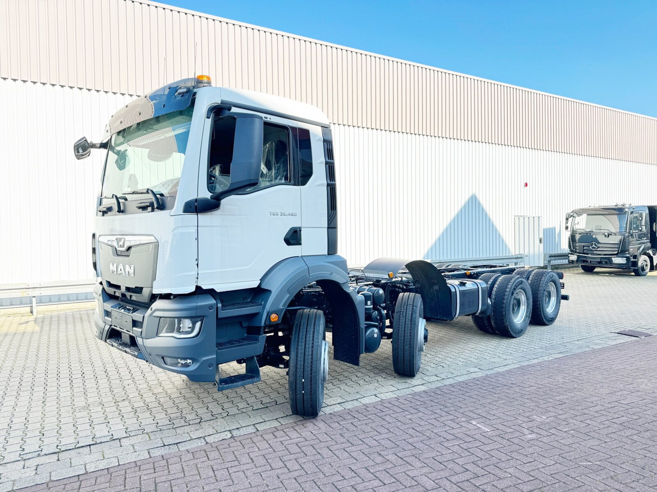 MAN TGS 35.480 8x6H BL CH TGS 35.480 8x6H BL CH, HydroDrive, Navi, Nebenantrieb - Шаси кабина: снимка 1 MAN TGS 35.480 8x6H BL CH TGS 35.480 8x6H BL CH, HydroDrive, Navi, Nebenantrieb - Шаси кабина: снимка 1