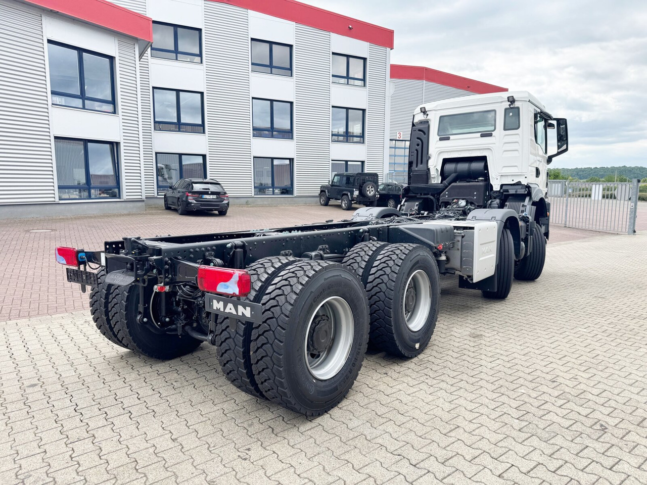 Нови Самосвал MAN TGS 35.480 8x8 BB CH TGS 35.480 8x8 BB CH, Meiller Stahlmulde 18m³: снимка 11