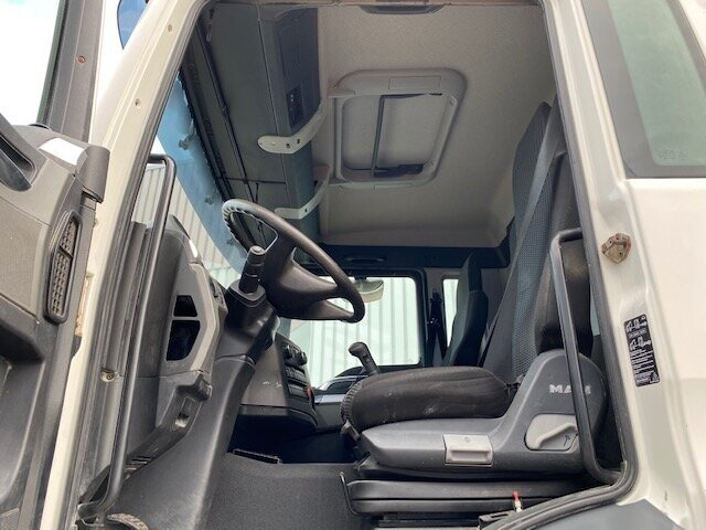 MAN TGS 40.400 6x4 BB TGS 40.400 6x4 BB mit 20.000l Tank - Камион цистерна: снимка 4 MAN TGS 40.400 6x4 BB TGS 40.400 6x4 BB mit 20.000l Tank - Камион цистерна: снимка 4