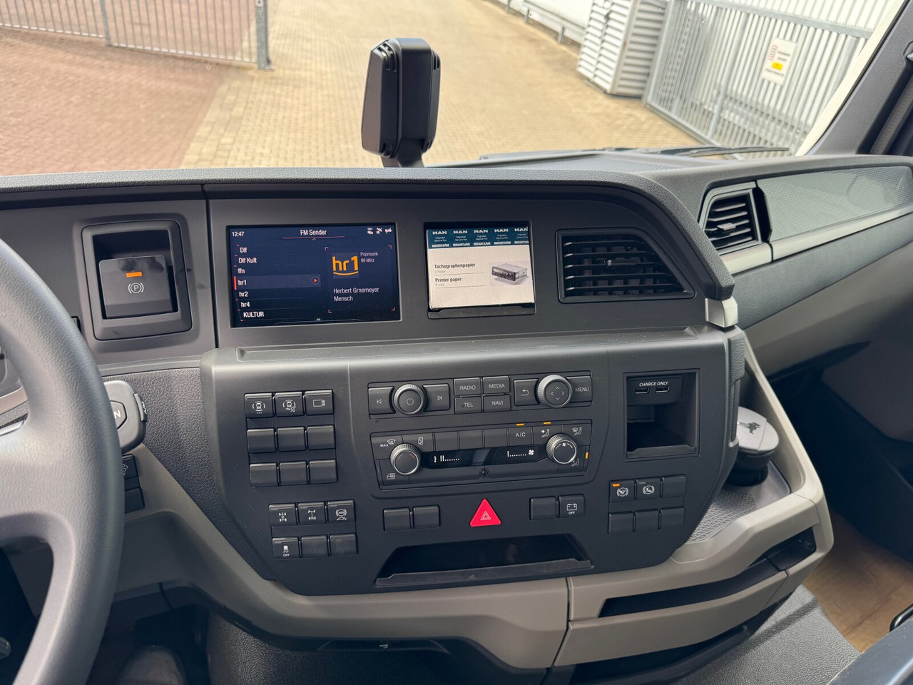 MAN TGS 41.440/480 8x4 BB TGS 41.440/480 8x4 BB, Mulde ca. 16m³ mit hydraulischer Heckklappe, mehrfach VORHANDEN - Шаси кабина: снимка 5 MAN TGS 41.440/480 8x4 BB TGS 41.440/480 8x4 BB, Mulde ca. 16m³ mit hydraulischer Heckklappe, mehrfach VORHANDEN - Шаси кабина: снимка 5