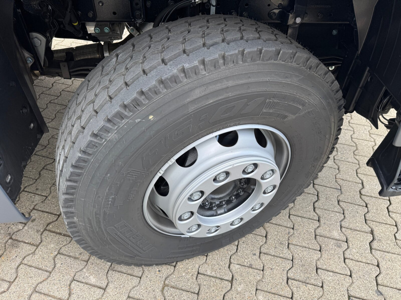 MAN TGS 41.440/480 8x4 BB TGS 41.440/480 8x4 BB, Mulde ca. 16m³ mit hydraulischer Heckklappe, mehrfach VORHANDEN - Шаси кабина: снимка 3 MAN TGS 41.440/480 8x4 BB TGS 41.440/480 8x4 BB, Mulde ca. 16m³ mit hydraulischer Heckklappe, mehrfach VORHANDEN - Шаси кабина: снимка 3