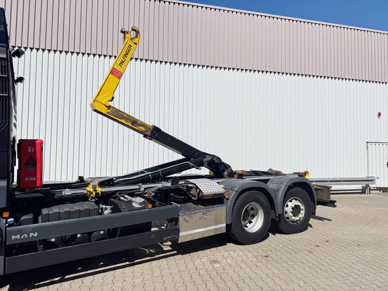 MAN TGX 26.510 6X2-4 BL TGX 26.510 6X2-4 BL, Lenk-/Liftachse, Funk - Мултилифт с кука камион: снимка 2 MAN TGX 26.510 6X2-4 BL TGX 26.510 6X2-4 BL, Lenk-/Liftachse, Funk - Мултилифт с кука камион: снимка 2