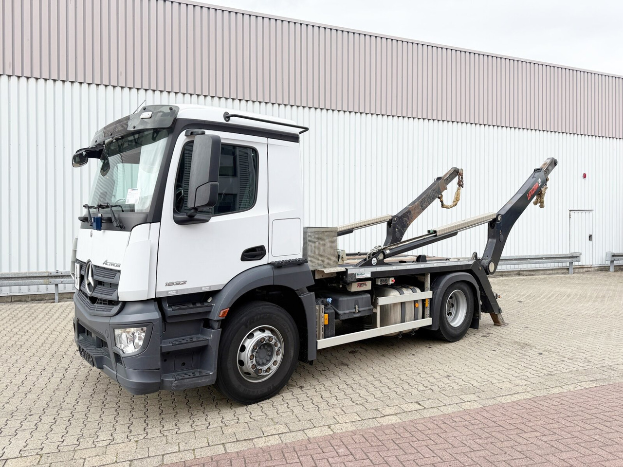 Mercedes-Benz Actros 1832 L 4x2 Actros 1832 L 4x2, Navi, MultimediaCockpit, Funk - Мултилифт за контейнери камион: снимка 1 Mercedes-Benz Actros 1832 L 4x2 Actros 1832 L 4x2, Navi, MultimediaCockpit, Funk - Мултилифт за контейнери камион: снимка 1