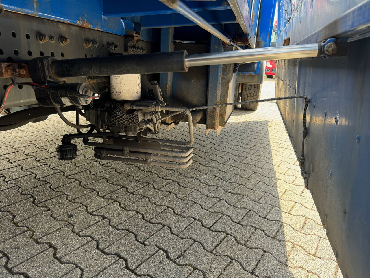 Mercedes-Benz Actros 1836 L 4x2 Actros 1836 L 4x2, Glastransporter, Heckkran Palfinger Pk 12002-EH, Funk - Камион с кран: снимка 2 Mercedes-Benz Actros 1836 L 4x2 Actros 1836 L 4x2, Glastransporter, Heckkran Palfinger Pk 12002-EH, Funk - Камион с кран: снимка 2