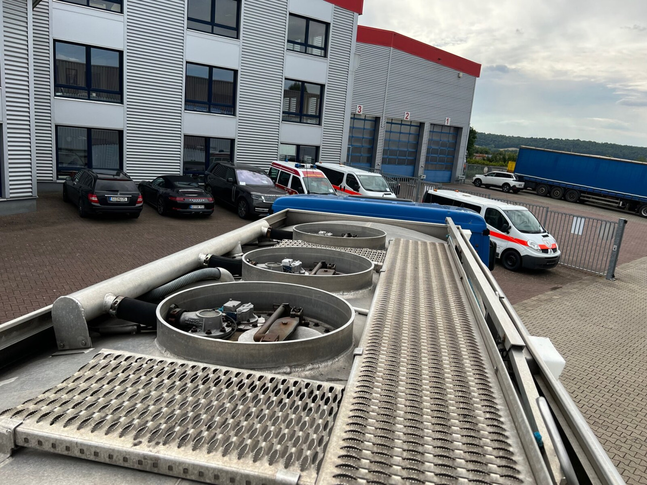 Камион цистерна Mercedes-Benz Actros 1841 L 4x2 Actros 1841 L 4x2, Esterer-Tankaufbau, 3 Kammern, 14.000l, ADR: снимка 6