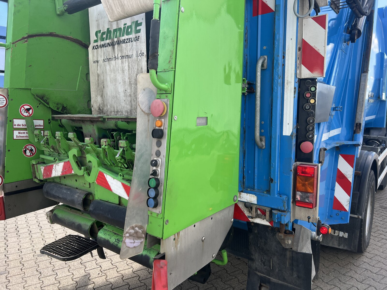 Mercedes-Benz Actros 2032 LA 4x4 Actros 2032 LA 4x4, Faun Variopress 310 ca. 10m³, Zöller Schüttung - Боклукчийска кола: снимка 3 Mercedes-Benz Actros 2032 LA 4x4 Actros 2032 LA 4x4, Faun Variopress 310 ca. 10m³, Zöller Schüttung - Боклукчийска кола: снимка 3