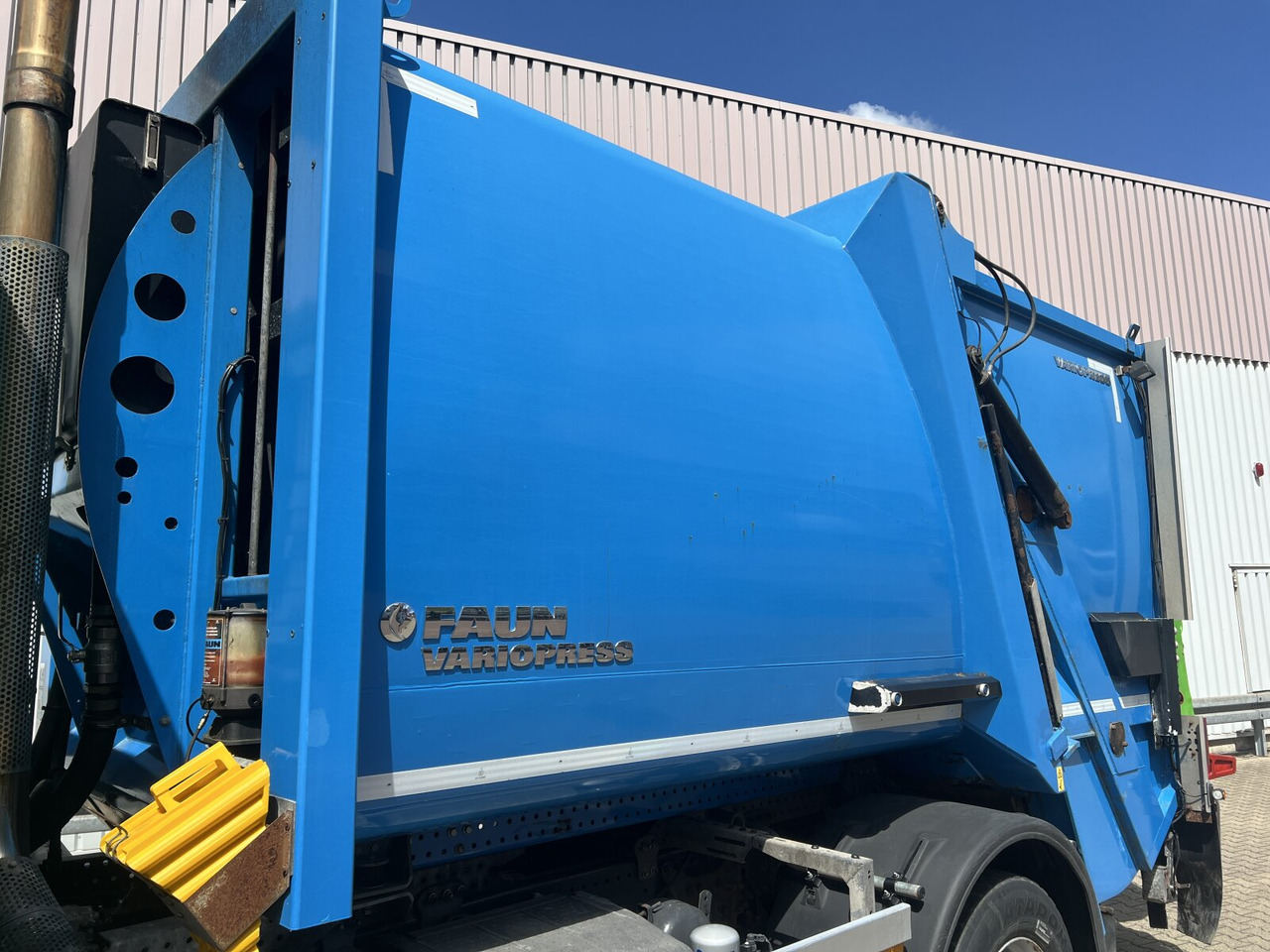 Mercedes-Benz Actros 2032 LA 4x4 Actros 2032 LA 4x4, Faun Variopress 310 ca. 10m³, Zöller Schüttung - Боклукчийска кола: снимка 4 Mercedes-Benz Actros 2032 LA 4x4 Actros 2032 LA 4x4, Faun Variopress 310 ca. 10m³, Zöller Schüttung - Боклукчийска кола: снимка 4