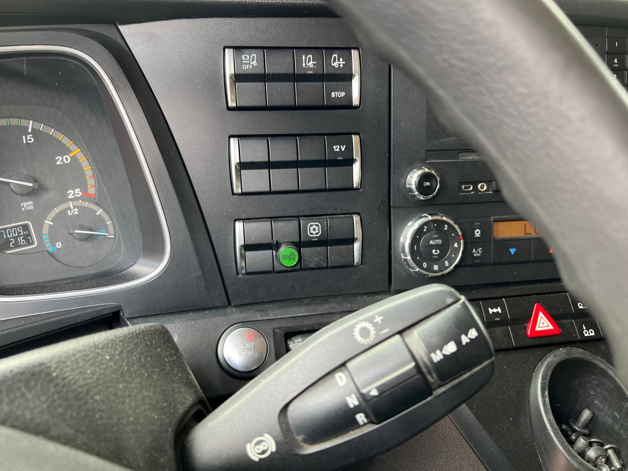 Mercedes-Benz Actros 2542/48 L/nR 6x2 Actros 2542/48 L/nR 6x2, Retarder, Standklima, StreamSpace, SoloStar - Контейнеровоз/ Сменна каросерия камион: снимка 5 Mercedes-Benz Actros 2542/48 L/nR 6x2 Actros 2542/48 L/nR 6x2, Retarder, Standklima, StreamSpace, SoloStar - Контейнеровоз/ Сменна каросерия камион: снимка 5