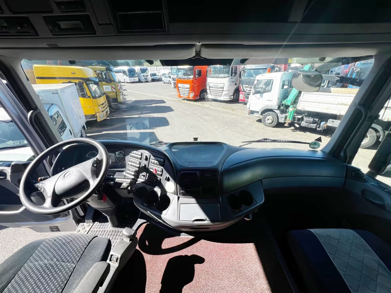 Mercedes-Benz Actros 2544 L 6x2 Actros 2544 L 6x2, Lenkachse, Kran MKG HLK531HP-a5, Funk - Бордови камион, Камион с кран: снимка 2 Mercedes-Benz Actros 2544 L 6x2 Actros 2544 L 6x2, Lenkachse, Kran MKG HLK531HP-a5, Funk - Бордови камион, Камион с кран: снимка 2