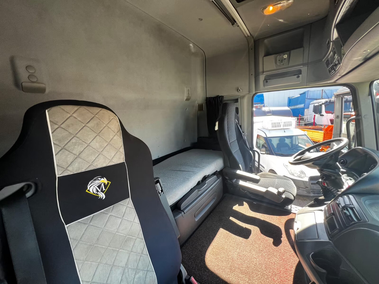 Mercedes-Benz Actros 2544 L 6x2 Actros 2544 L 6x2, Lenkachse, Kran MKG HLK531HP-a5, Funk - Бордови камион, Камион с кран: снимка 3 Mercedes-Benz Actros 2544 L 6x2 Actros 2544 L 6x2, Lenkachse, Kran MKG HLK531HP-a5, Funk - Бордови камион, Камион с кран: снимка 3