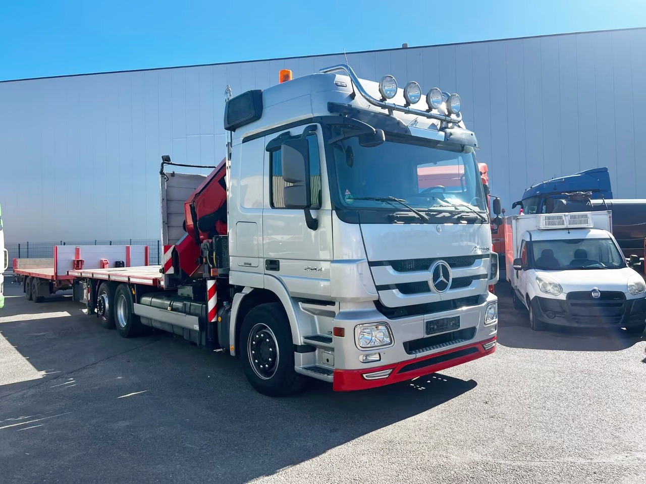 Mercedes-Benz Actros 2544 L 6x2 Actros 2544 L 6x2, Lenkachse, Kran MKG HLK531HP-a5, Funk - Бордови камион, Камион с кран: снимка 5 Mercedes-Benz Actros 2544 L 6x2 Actros 2544 L 6x2, Lenkachse, Kran MKG HLK531HP-a5, Funk - Бордови камион, Камион с кран: снимка 5