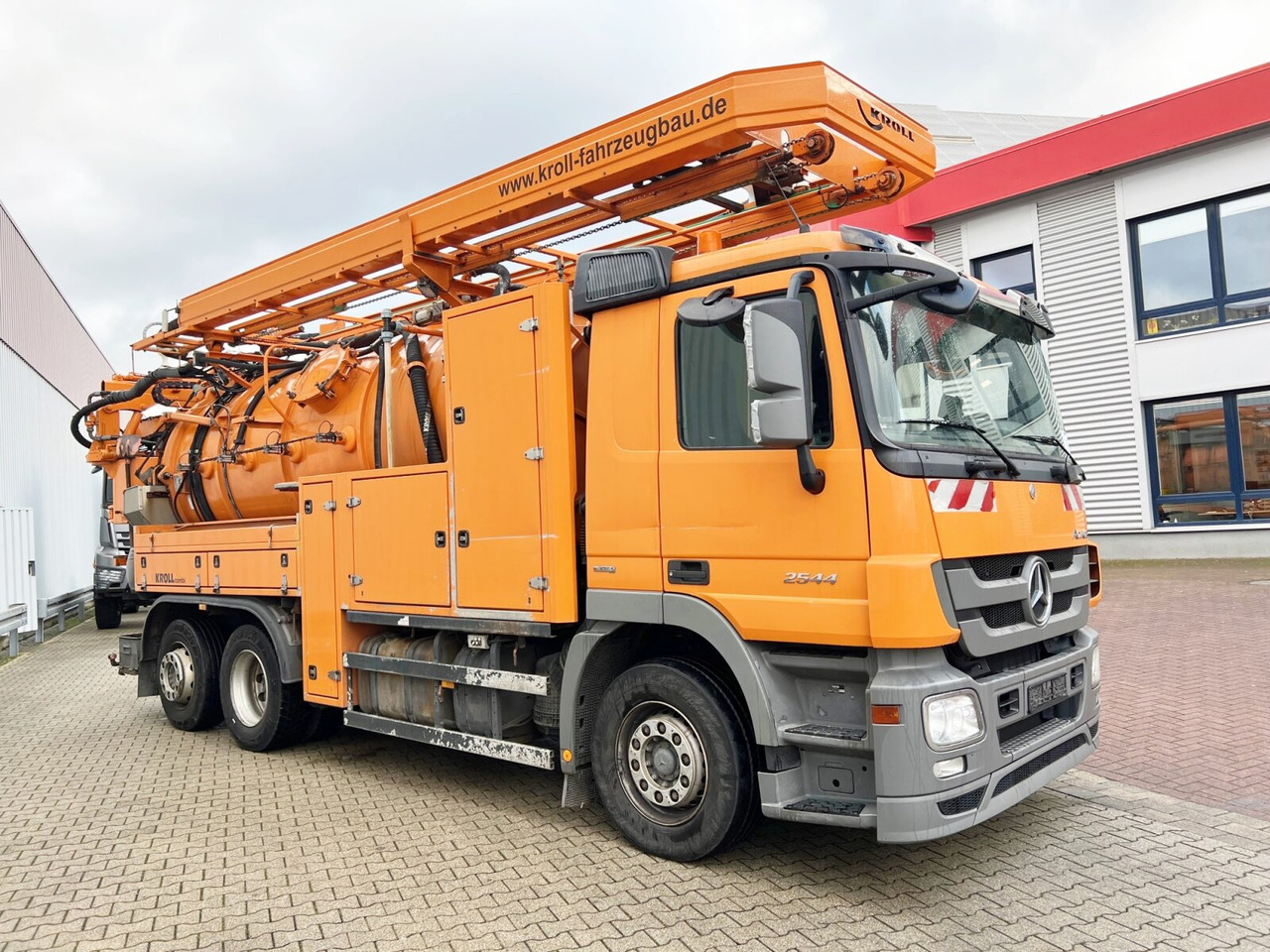 Каналопочистваща машина Mercedes-Benz Actros 2544 L 6x2 Actros 2544 L 6x2, Lenkachse, Kroll Saug-/Spülwagen ca. 12m³, Funk: снимка 9