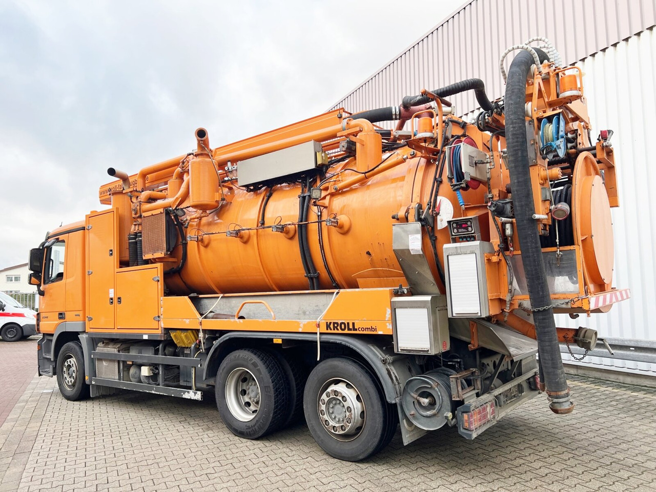 Каналопочистваща машина Mercedes-Benz Actros 2544 L 6x2 Actros 2544 L 6x2, Lenkachse, Kroll Saug-/Spülwagen ca. 12m³, Funk: снимка 13