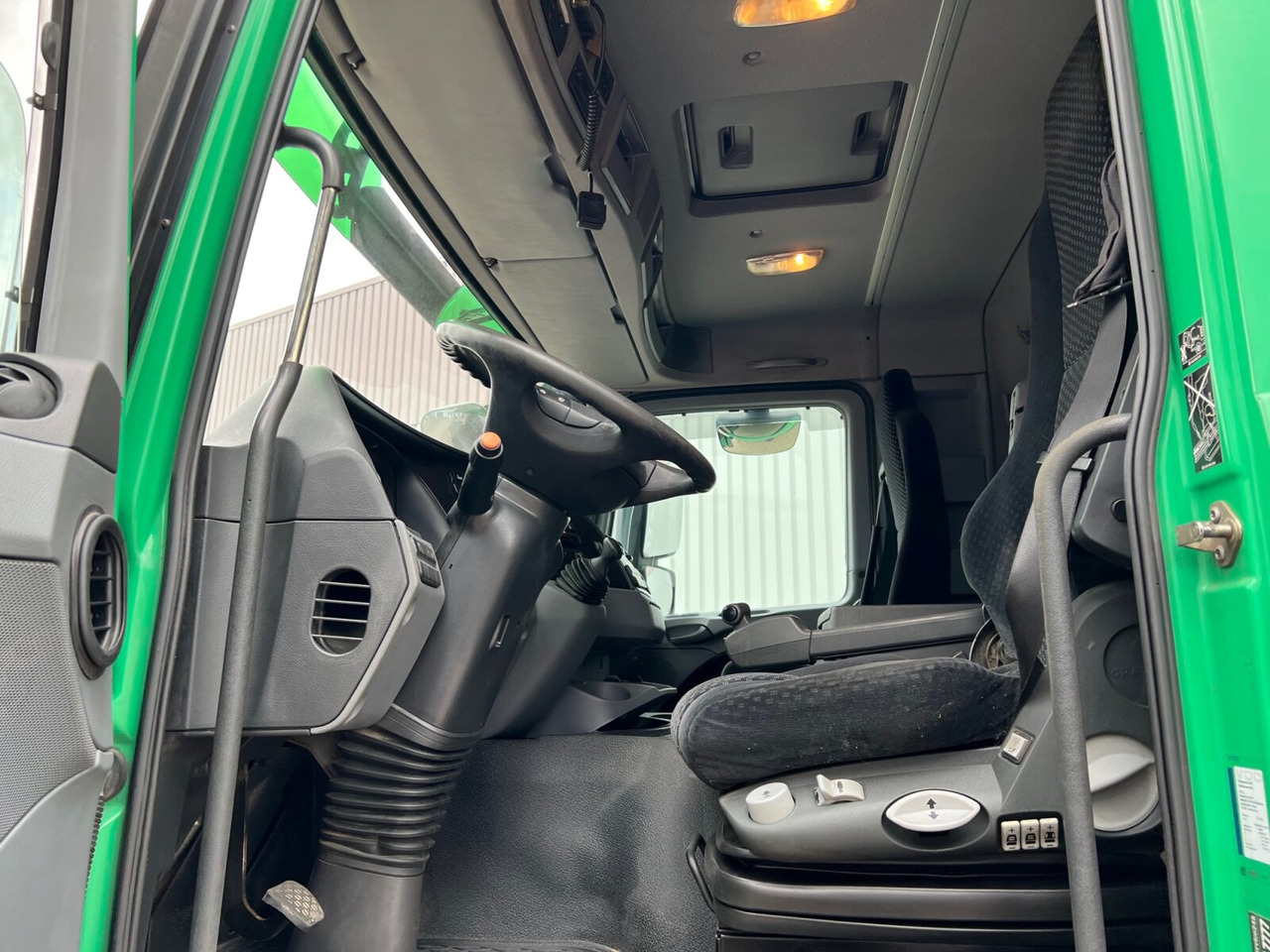 Mercedes-Benz Actros 2544 L 6x2 Actros 2544 L 6x2, Retarder, Lenkachse, Heckkran HMF 3000-K5 + Jip, Funk - Камион с кран, Бордови камион: снимка 5 Mercedes-Benz Actros 2544 L 6x2 Actros 2544 L 6x2, Retarder, Lenkachse, Heckkran HMF 3000-K5 + Jip, Funk - Камион с кран, Бордови камион: снимка 5
