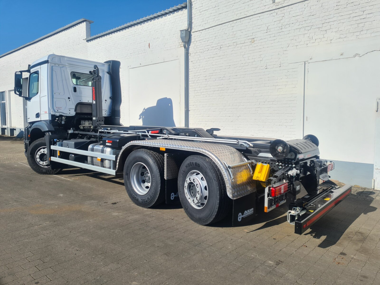 Mercedes-Benz Actros 2545 L 6x2 Actros 2545 L 6x2, Retarder, Lenk-/Liftachse, MirrorCam, MultimediaCockpit, Navi - Мултилифт с кука камион: снимка 3 Mercedes-Benz Actros 2545 L 6x2 Actros 2545 L 6x2, Retarder, Lenk-/Liftachse, MirrorCam, MultimediaCockpit, Navi - Мултилифт с кука камион: снимка 3