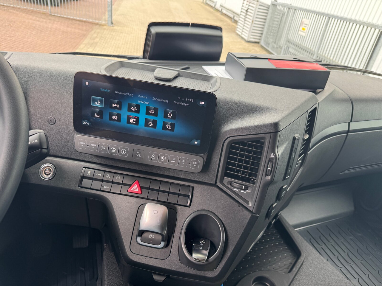 Mercedes-Benz Actros 2546 L 6x2 Actros 2546 L 6x2, Retarder, Lenk-/Lift, LED, Navi, ADR, MirrorCam, MultimediaCockpit - Шаси кабина: снимка 4 Mercedes-Benz Actros 2546 L 6x2 Actros 2546 L 6x2, Retarder, Lenk-/Lift, LED, Navi, ADR, MirrorCam, MultimediaCockpit - Шаси кабина: снимка 4