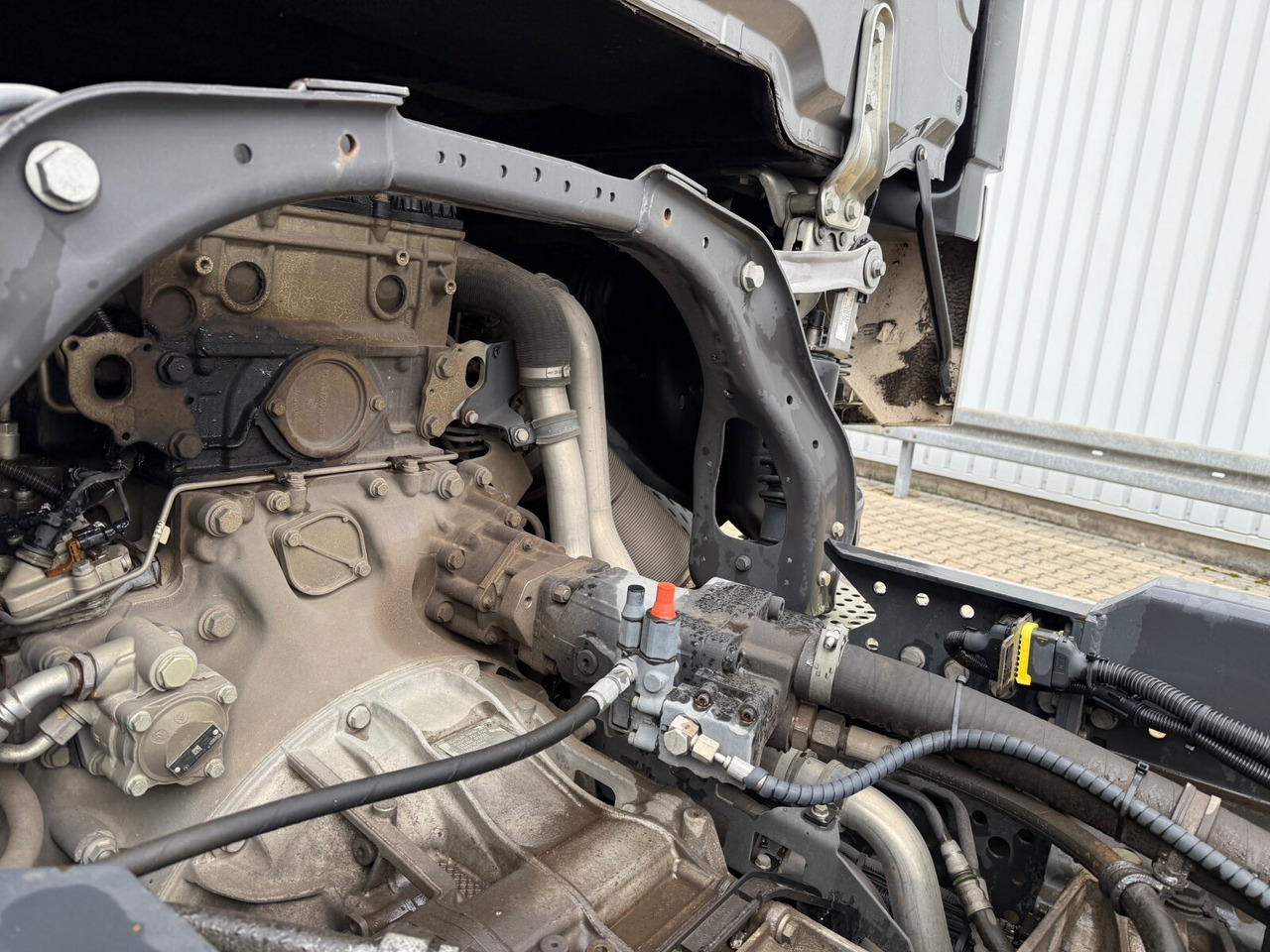 Mercedes-Benz Actros 2552 L 6x2 Actros 2552 L 6x2, Lenk/Lift, Retarder, GigaSpace, LED, Motorabtrieb, Meiller Tectrum, Funk - Мултилифт с кука камион: снимка 4 Mercedes-Benz Actros 2552 L 6x2 Actros 2552 L 6x2, Lenk/Lift, Retarder, GigaSpace, LED, Motorabtrieb, Meiller Tectrum, Funk - Мултилифт с кука камион: снимка 4