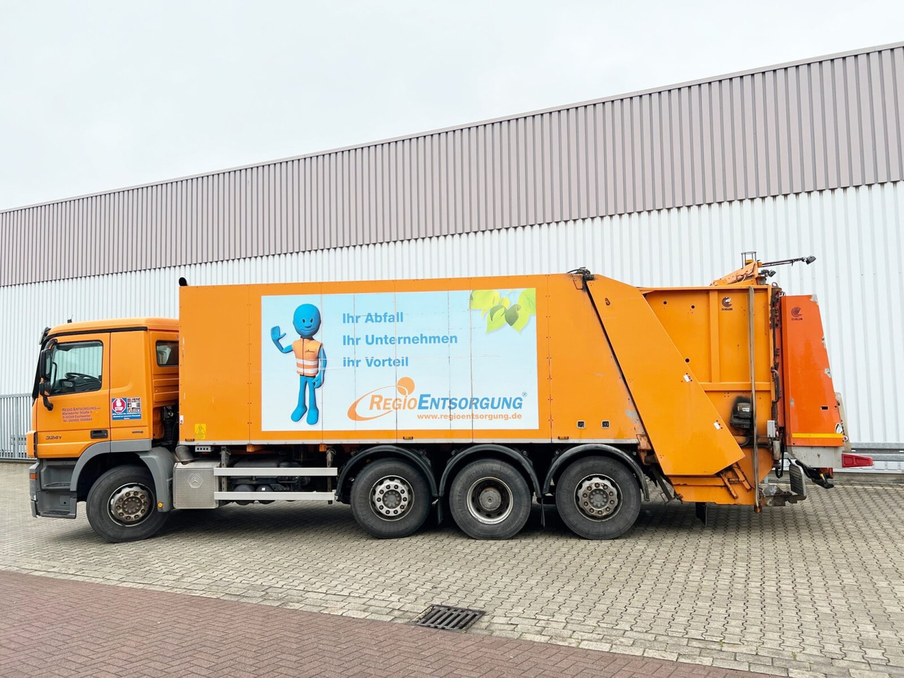 Боклукчийска кола За превоз на боклук Mercedes-Benz Actros 3241 L 8x2/6 Actros 3241 L 8x2/6, 2x Lenkachse, Zöller Medium XL, Zöller-Schüttung: снимка 13