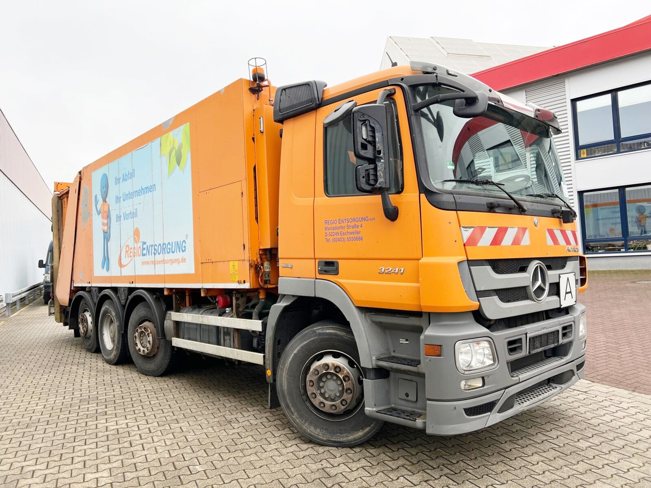 Боклукчийска кола За превоз на боклук Mercedes-Benz Actros 3241 L 8x2/6 Actros 3241 L 8x2/6, 2x Lenkachse, Zöller Medium XL, Zöller-Schüttung: снимка 9