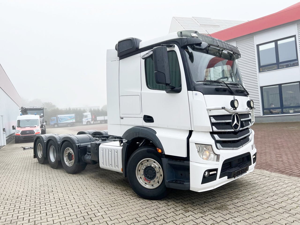 Лизинг на Mercedes-Benz Actros 3551 L 8x2/4 Actros 3551 L 8x2/4, Vorlauflenkachse, Doppelbereifte Nachlaufliftachse Mercedes-Benz Actros 3551 L 8x2/4 Actros 3551 L 8x2/4, Vorlauflenkachse, Doppelbereifte Nachlaufliftachse: снимка 9