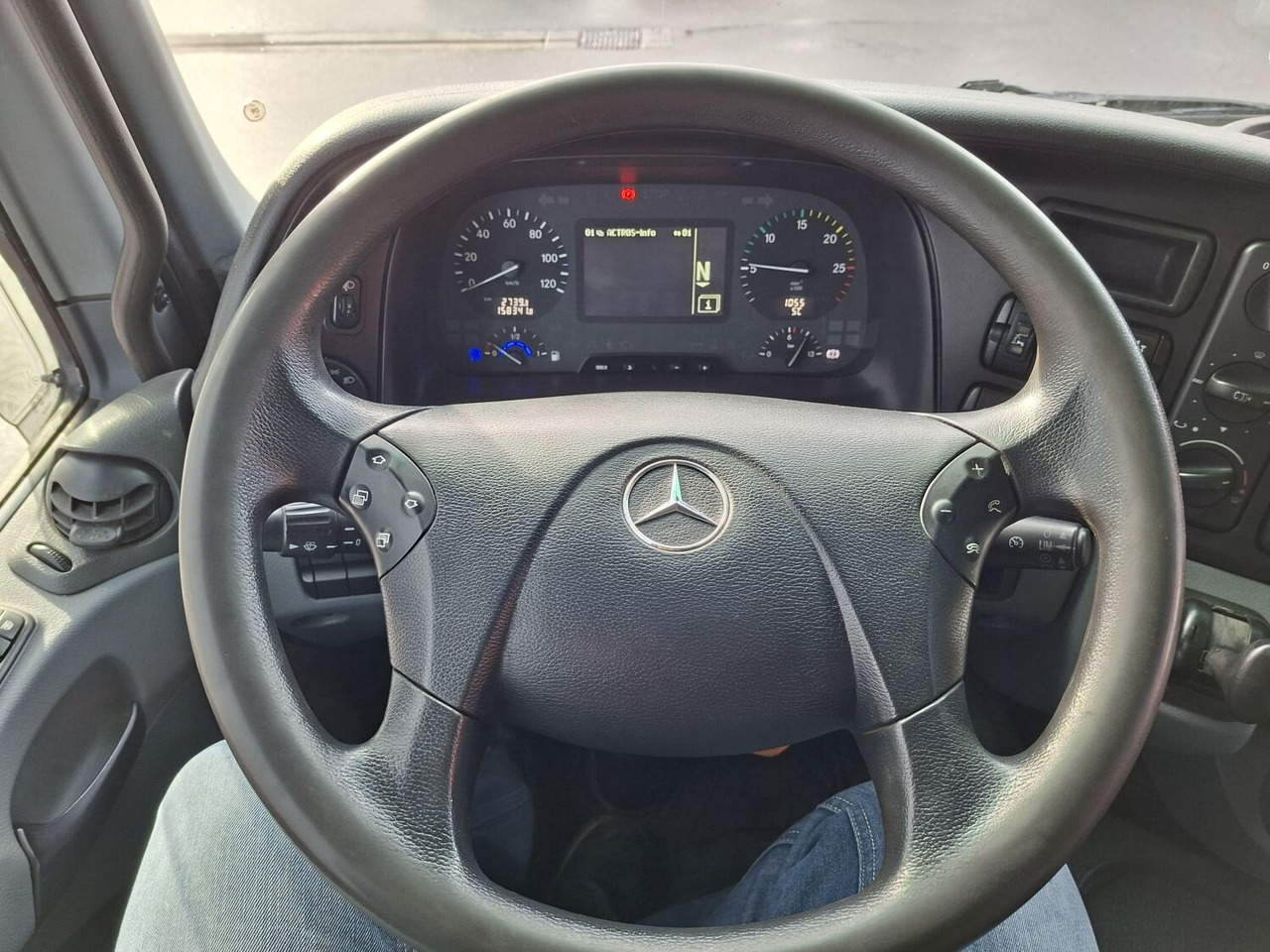 Mercedes-Benz Actros 4146 K 8x4/4 Actros 4146 K 8x4/4, Retarder, Kran Hiab XS 477 E-7 HiPro, Bj. 2010, Flyjib, Seilwinde, Funk - Мултилифт с кука камион, Камион с кран: снимка 4 Mercedes-Benz Actros 4146 K 8x4/4 Actros 4146 K 8x4/4, Retarder, Kran Hiab XS 477 E-7 HiPro, Bj. 2010, Flyjib, Seilwinde, Funk - Мултилифт с кука камион, Камион с кран: снимка 4