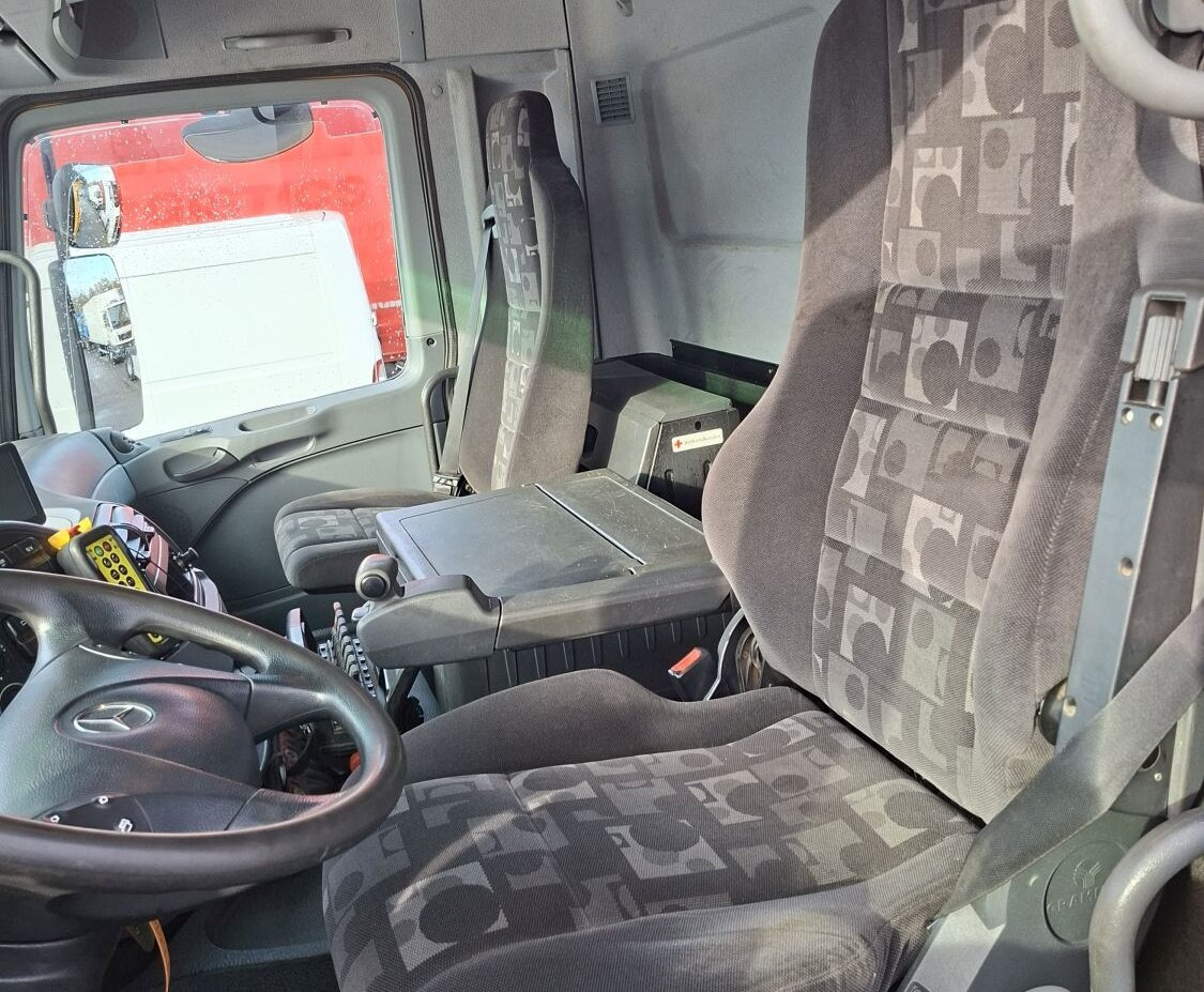 Mercedes-Benz Actros 4146 K 8x4/4 Actros 4146 K 8x4/4, Retarder, Kran Hiab XS 477 E-7 HiPro, Seilwinde, 2x Funk - Мултилифт с кука камион, Камион с кран: снимка 3 Mercedes-Benz Actros 4146 K 8x4/4 Actros 4146 K 8x4/4, Retarder, Kran Hiab XS 477 E-7 HiPro, Seilwinde, 2x Funk - Мултилифт с кука камион, Камион с кран: снимка 3
