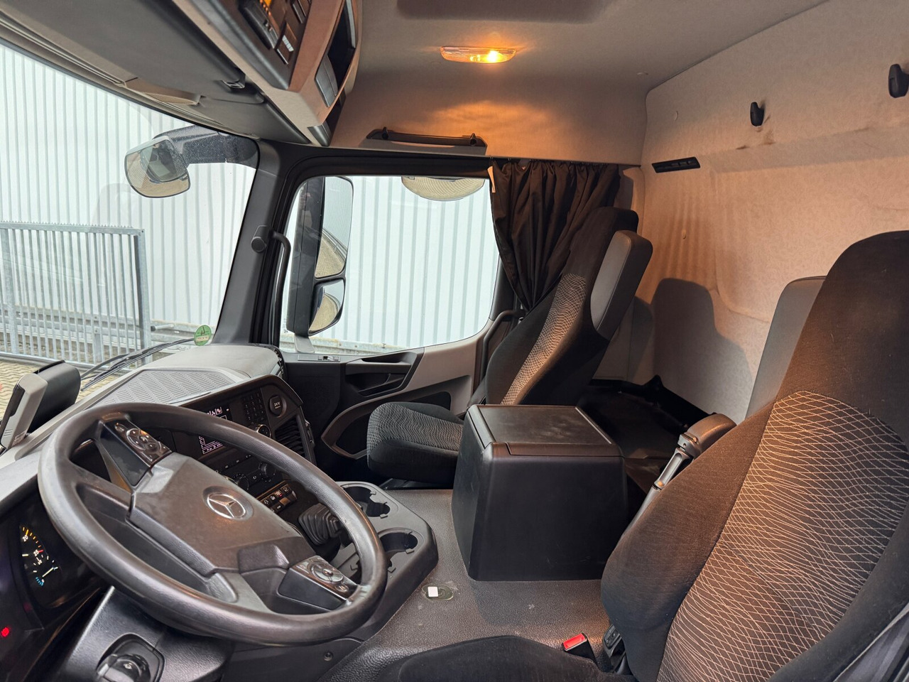 Mercedes-Benz Antos 2540 L 6x2 Antos 2540 L 6x2, Lenkachse, HMF 2110-L3 Heckkran - Камион с кран, Бордови камион: снимка 4 Mercedes-Benz Antos 2540 L 6x2 Antos 2540 L 6x2, Lenkachse, HMF 2110-L3 Heckkran - Камион с кран, Бордови камион: снимка 4
