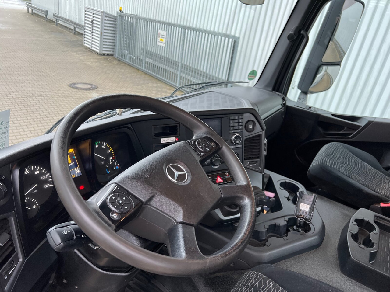 Mercedes-Benz Arocs 1830 K 4x2 Arocs 1830 K 4x2, Funk - Мултилифт за контейнери камион: снимка 4 Mercedes-Benz Arocs 1830 K 4x2 Arocs 1830 K 4x2, Funk - Мултилифт за контейнери камион: снимка 4