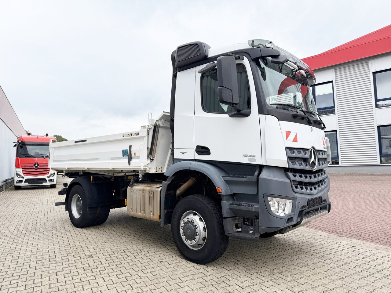 Самосвал камион Mercedes-Benz Arocs 1842 AK 4x4 Arocs 1842 AK 4x4: снимка 10