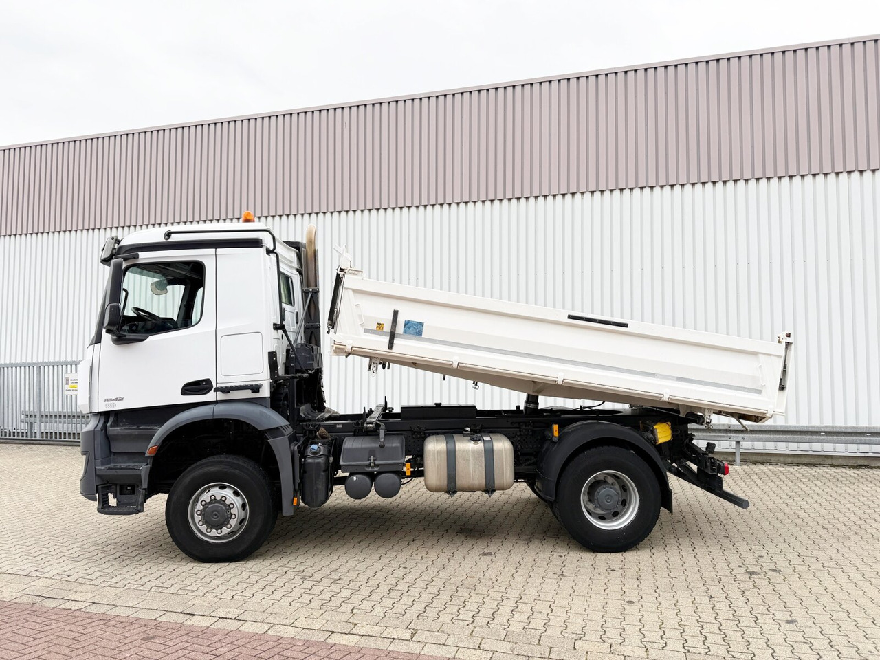 Самосвал камион Mercedes-Benz Arocs 1842 AK 4x4 Arocs 1842 AK 4x4: снимка 14